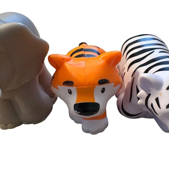 Fisher Price Set Of 6 Assorted Safari & Arctic Zoo Animal Figurines - Picture 4 of 8